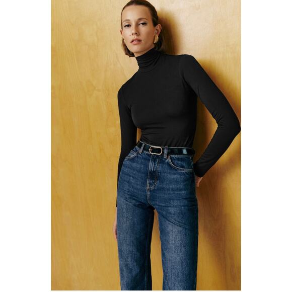 Reformation Cordelia Turtleneck
Knit Bodysuit color black (New) - Picture 1 of 6